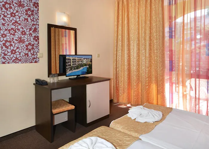 Yavor Palace Солнечный берег