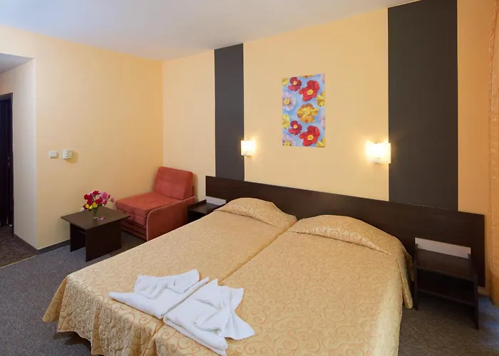 Отель Yavor Palace 4*