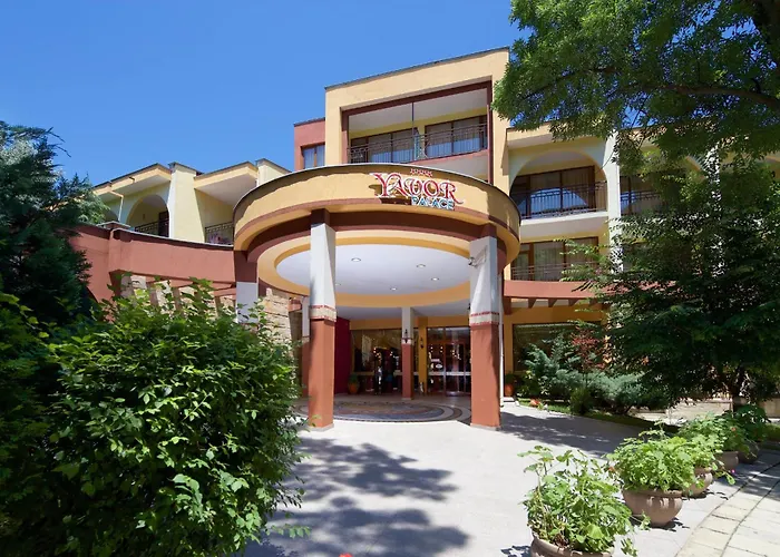 Отель Yavor Palace 4*